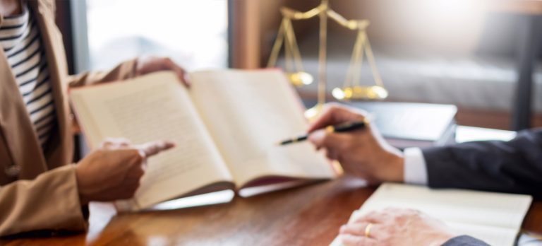 solicitador, consulta juridica, braga, casas, habitacao, talude milita, ilegalidade, demolicao