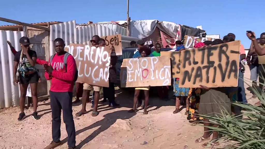 solicitador, braga, talude, demolicao, chega, casas, habitacao